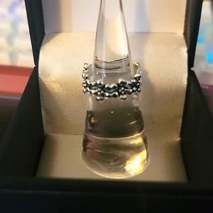 4/25 Size 6 Silver Cute Ring